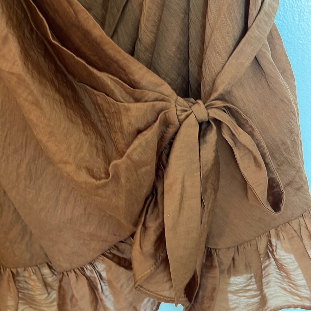 Express Brown Wrap Tank - Picture 2 of 5